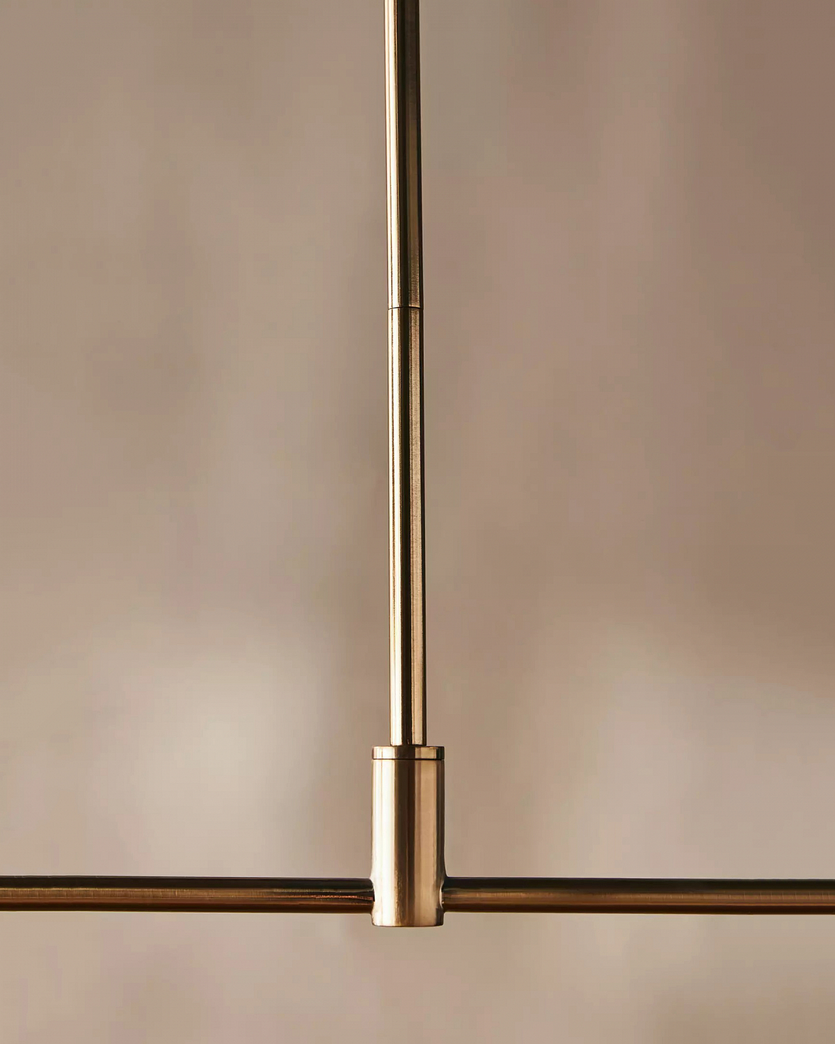 https://louvrehome.ru/wp-content/uploads/2024/08/Harriet_-brass.jpg