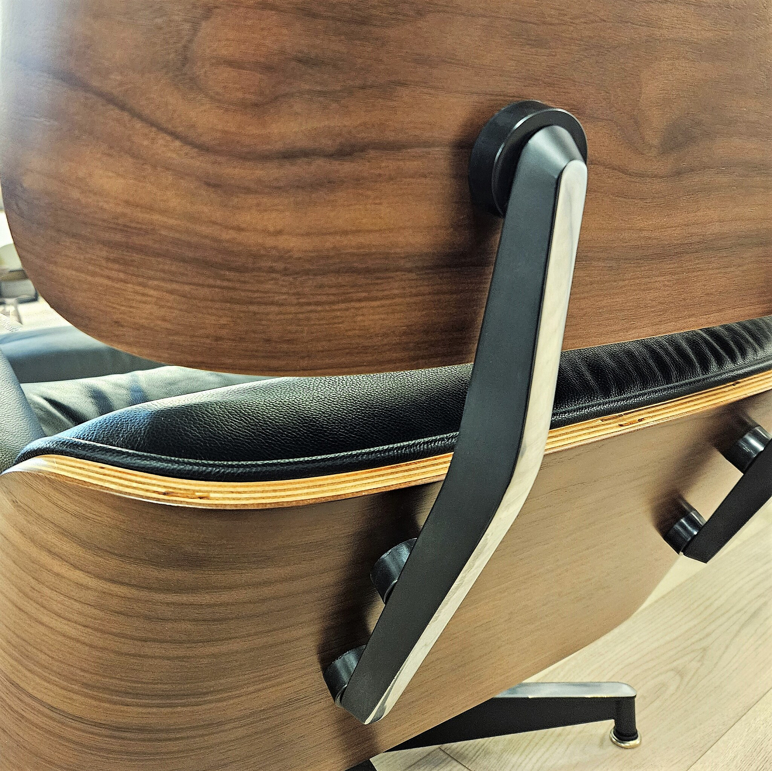 Кресло Eames Lounge