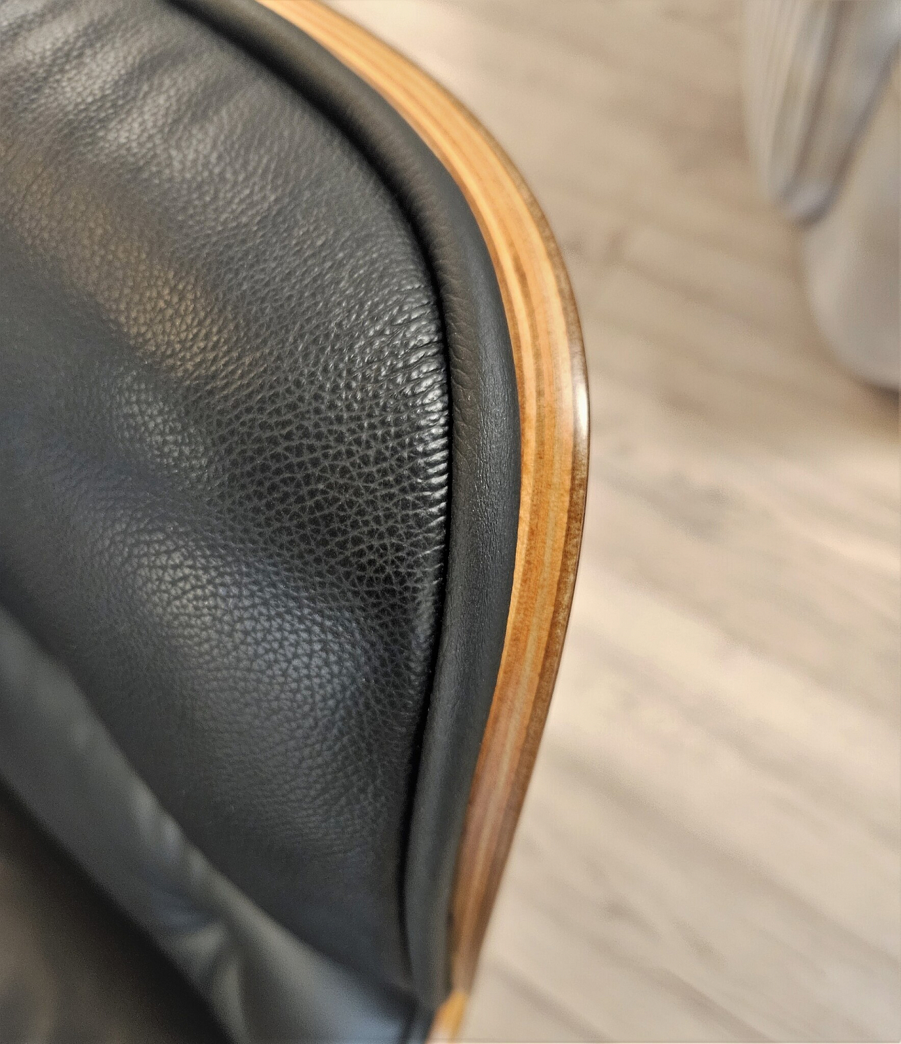 Кресло Eames Lounge